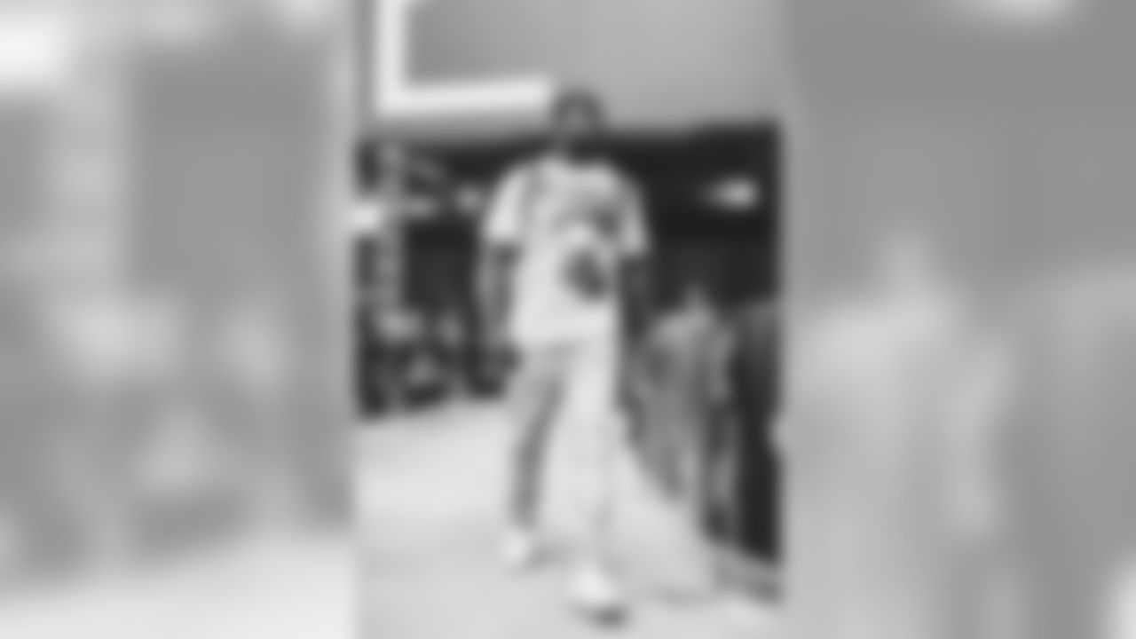 DE Michael Dogbe