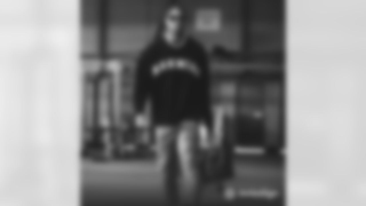 SQ-Arrivals-Simmons