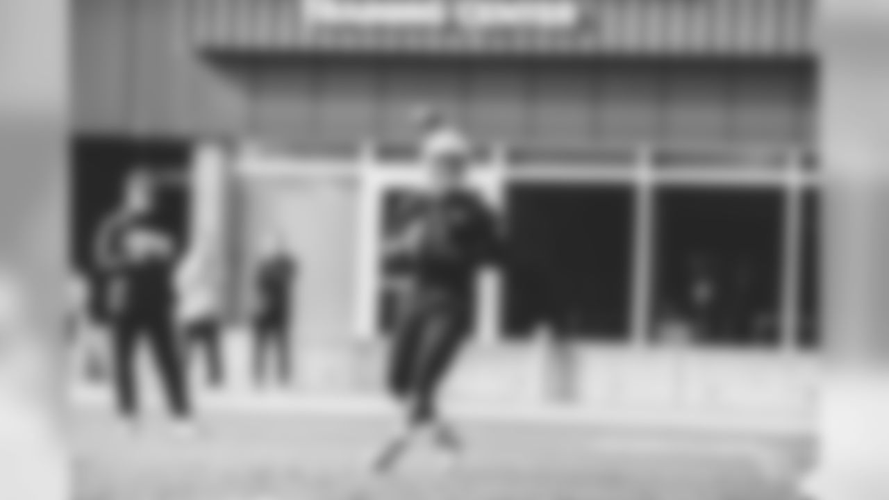 QB Brett Hundley