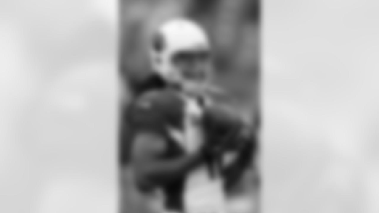 WR Larry Fitzgerald warming up before the game.
