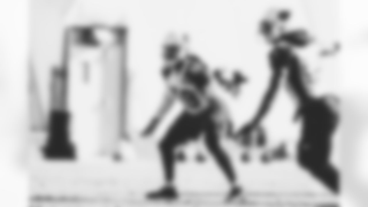 LB De'Vondre Campbell