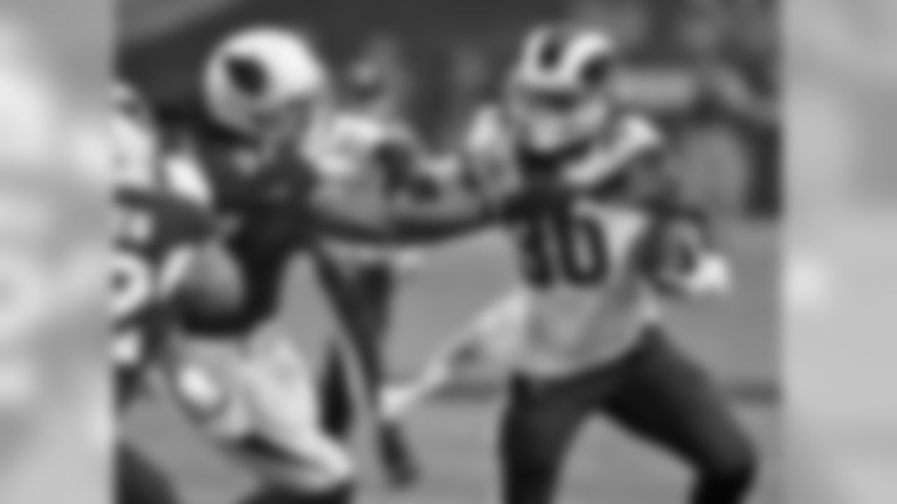 LB Josh Bynes tackles Rams RB Todd Gurley