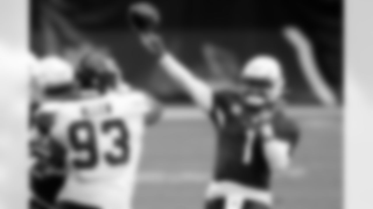 Arizona Cardinals quarterback Kyler Murray (1) throws during the second half of an NFL football game as Washington Football Team defensive tackle Jonathan Allen (93) defends.