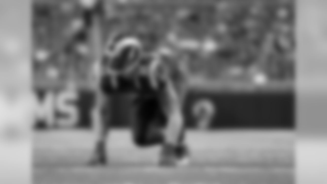DE Chris Long