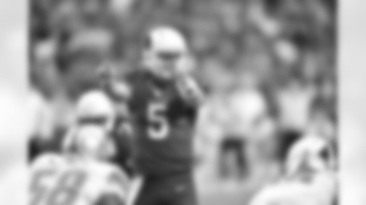 Drew Stanton leads the offense on Sunday