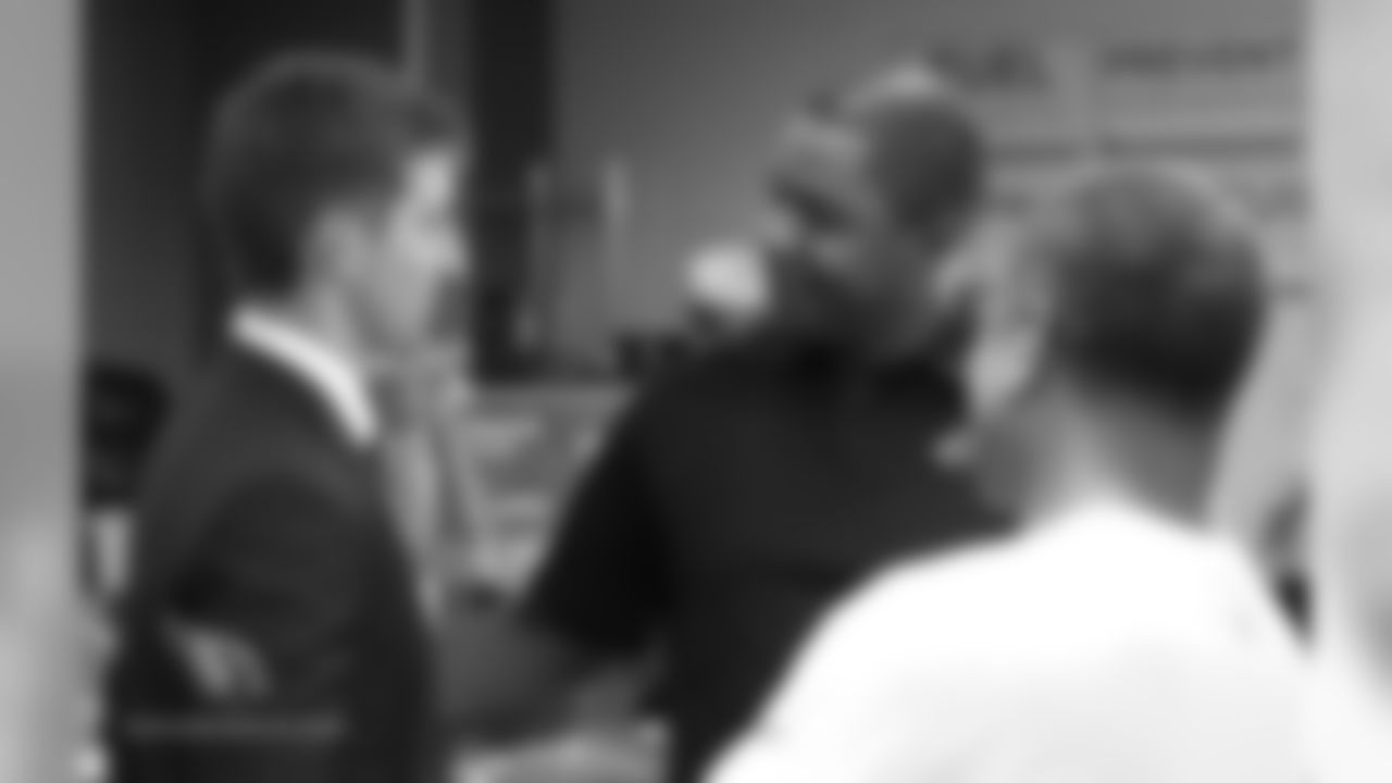 Rosen meets with QB coach Byron Leftwich