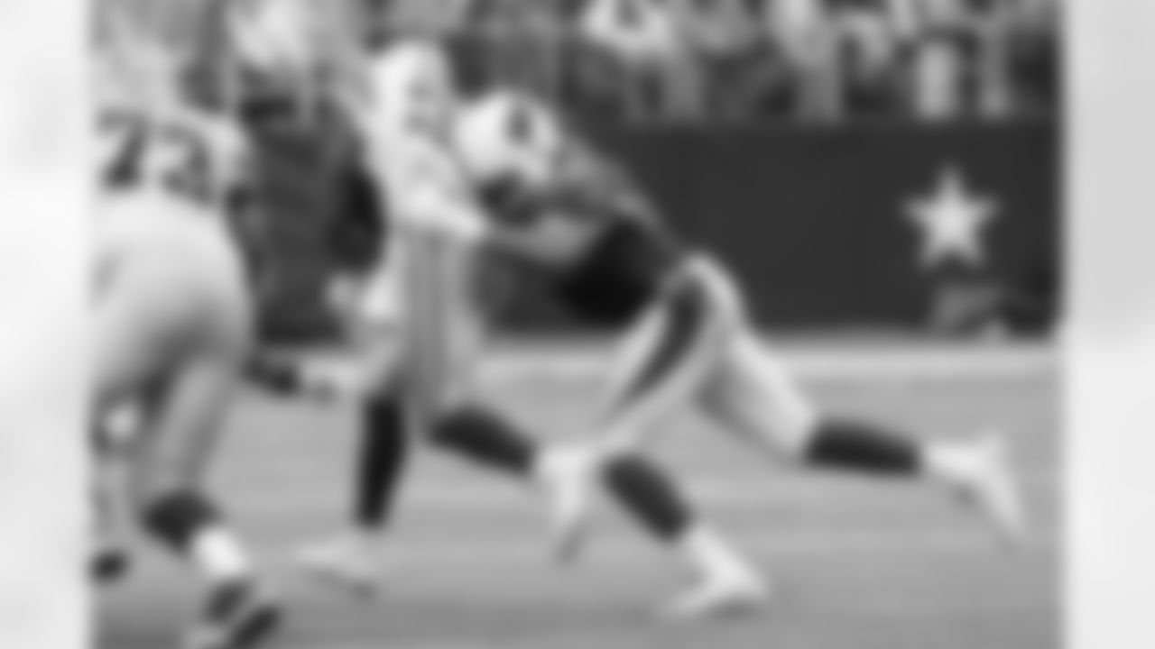 LB Lorenzo Alexander: 6 tackles