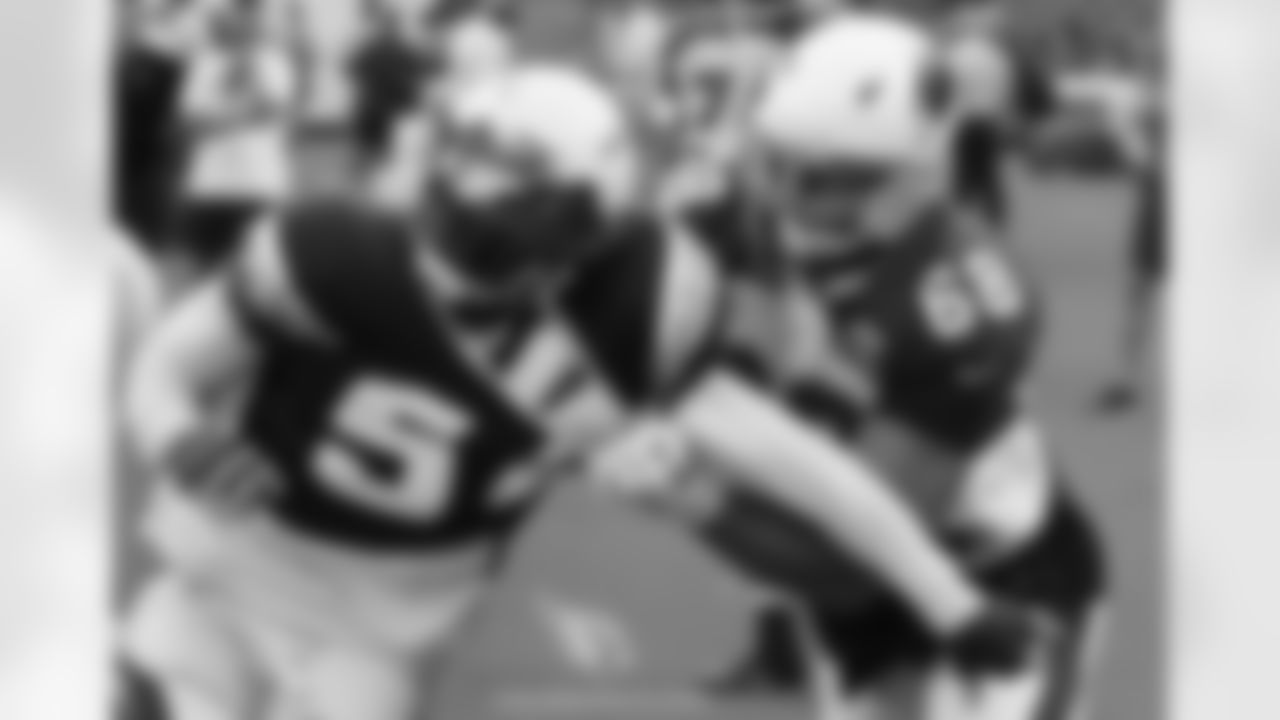 LT Jared Veldheer blocks Chargers LB Melvin Ingram