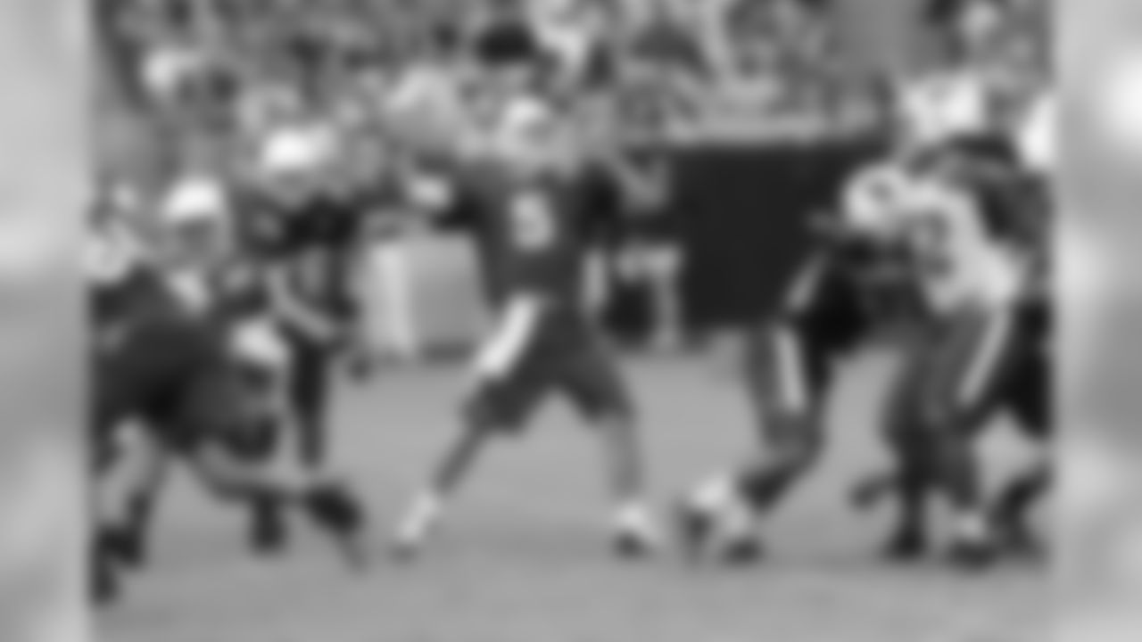 QB Drew Stanton throwing a pass