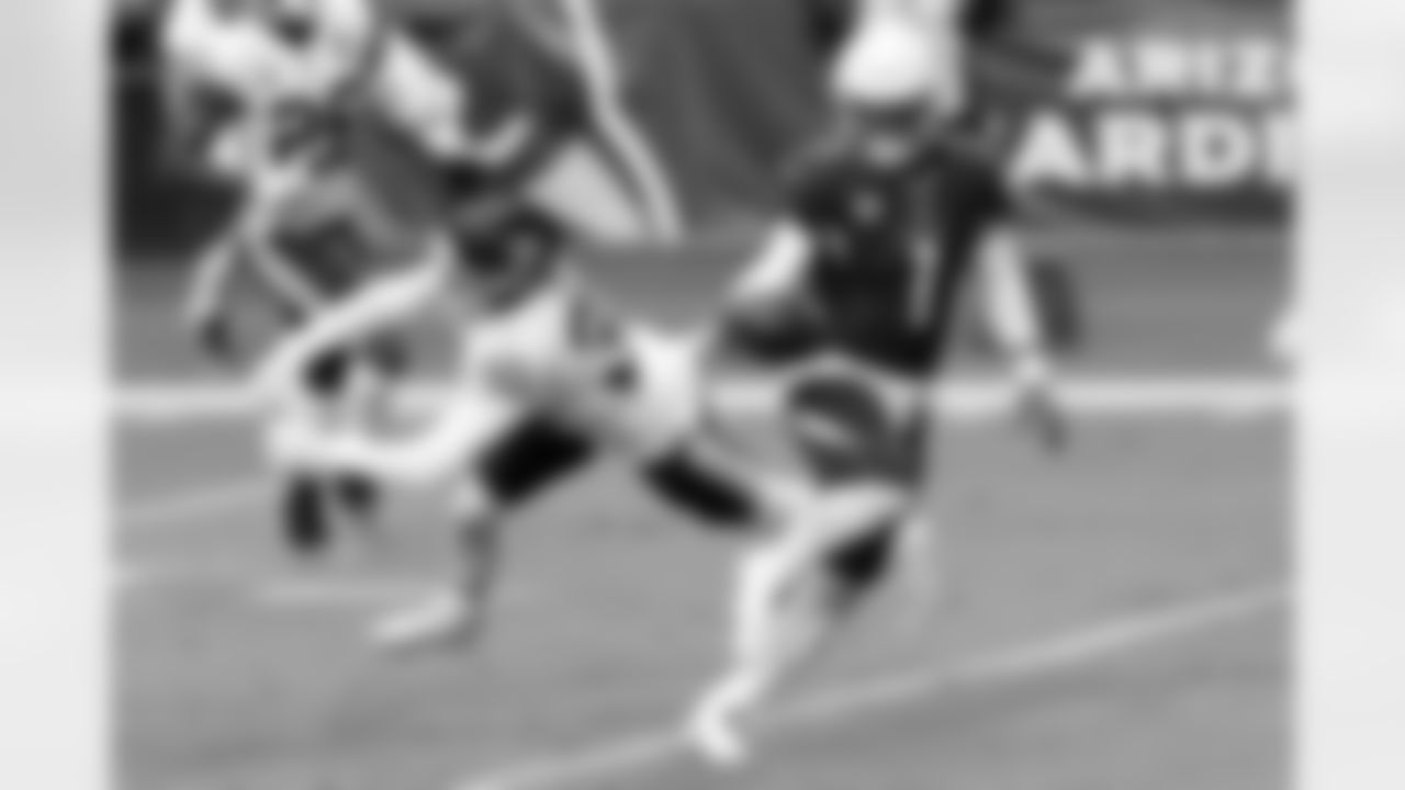 Arizona Cardinals quarterback Kyler Murray (1) runs for a touchdown as Washington Football Team free safety Troy Apke (30) misses the tackle during the second half of an NFL football game, Sunday, Sept. 20, 2020, in Glendale, Ariz.