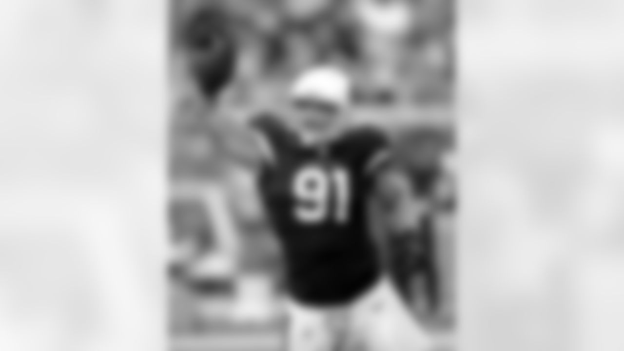Linebacker Matt Shaughnessy