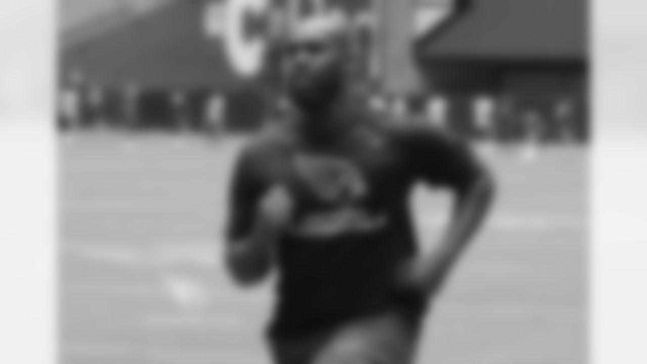 LB Chandler Jones