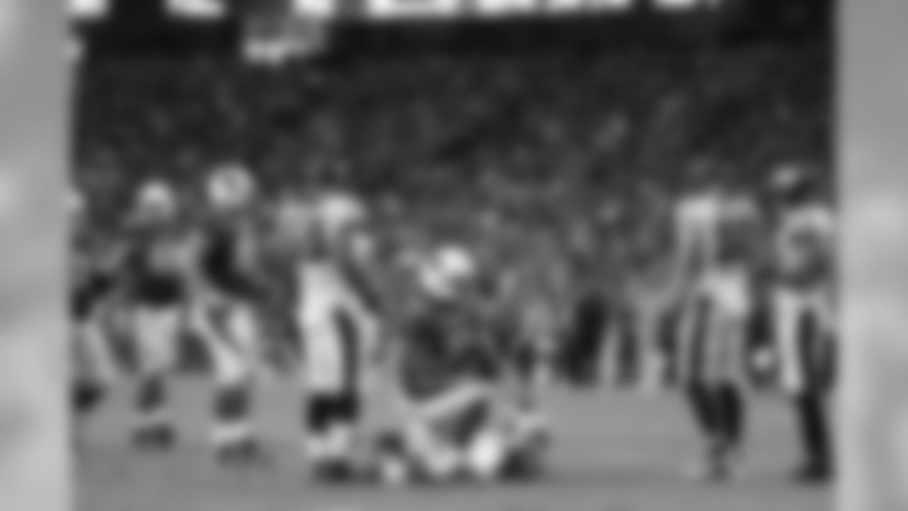 RB Robert Hughes against the Eagles