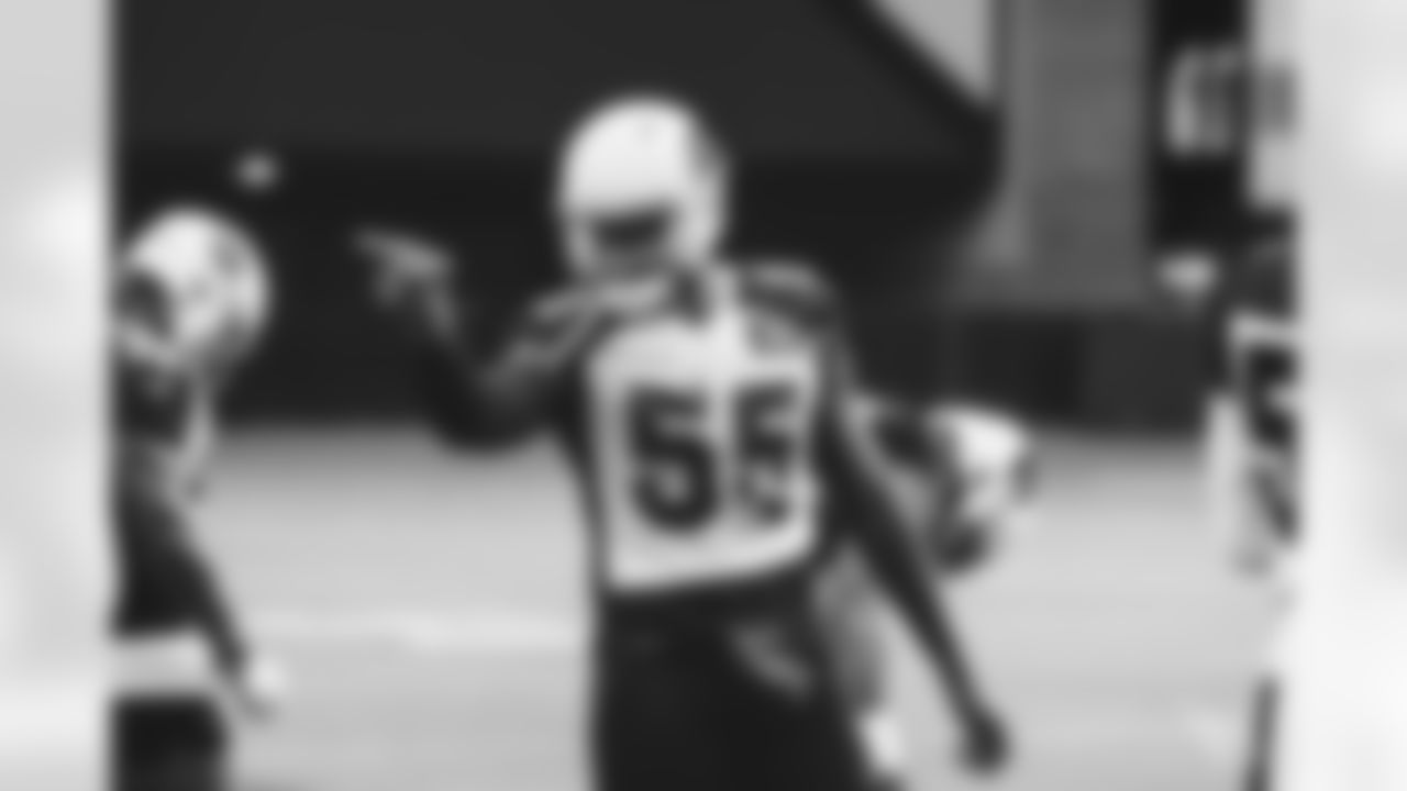 LB Chandler Jones