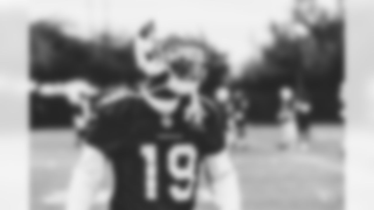 WR KeeSean Johnson