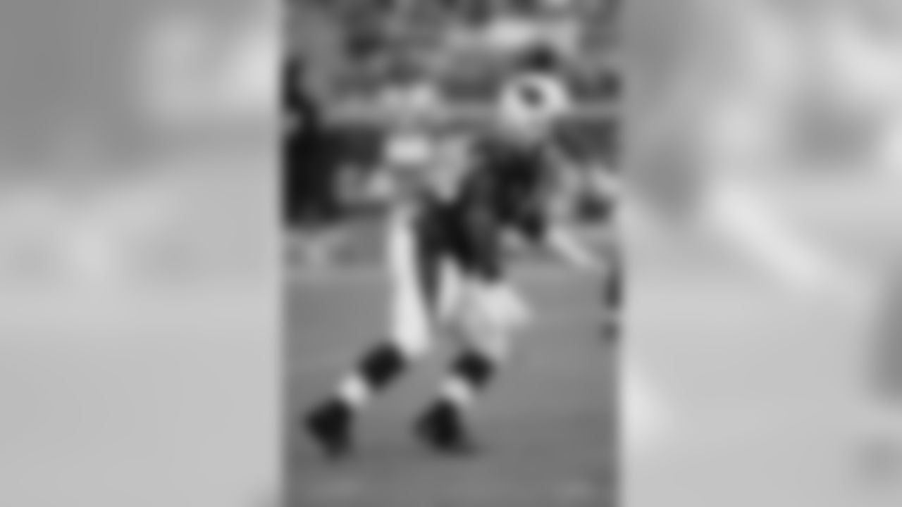 2007: LB Buster Davis, Florida State