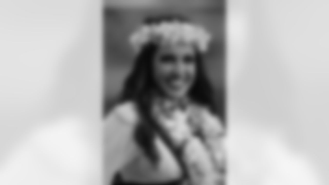 Cheerleader Taryn was chosen to go to the Pro Bowl