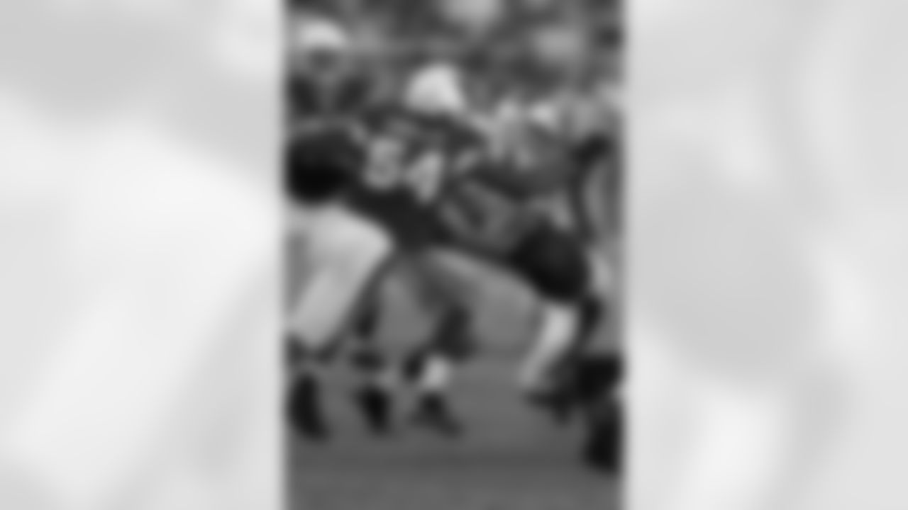 LB - Quentin Groves, Unrestricted