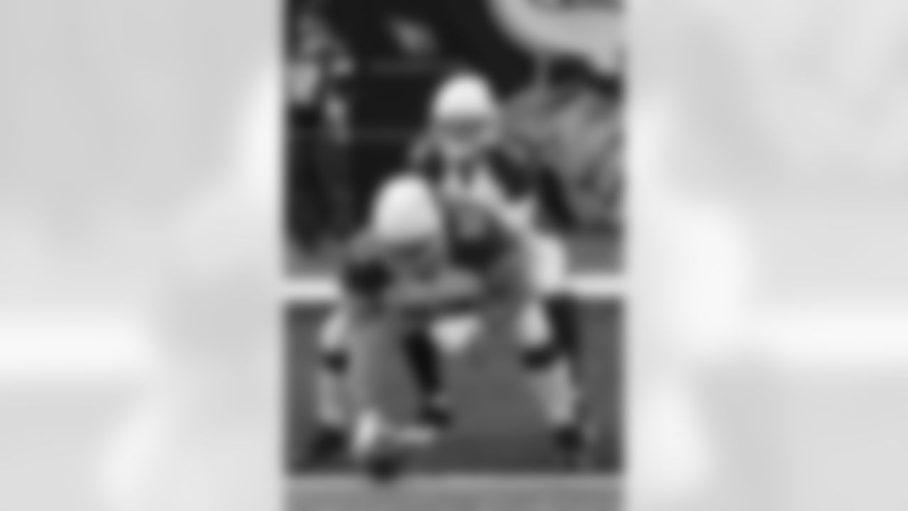 C A.Q. Shipley and QB Carson Palmer in Minnesota