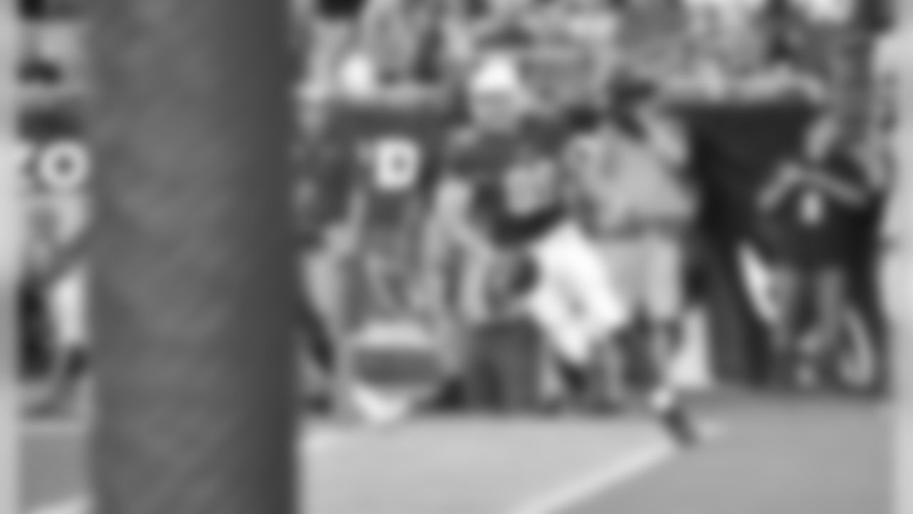 TE John Carlson