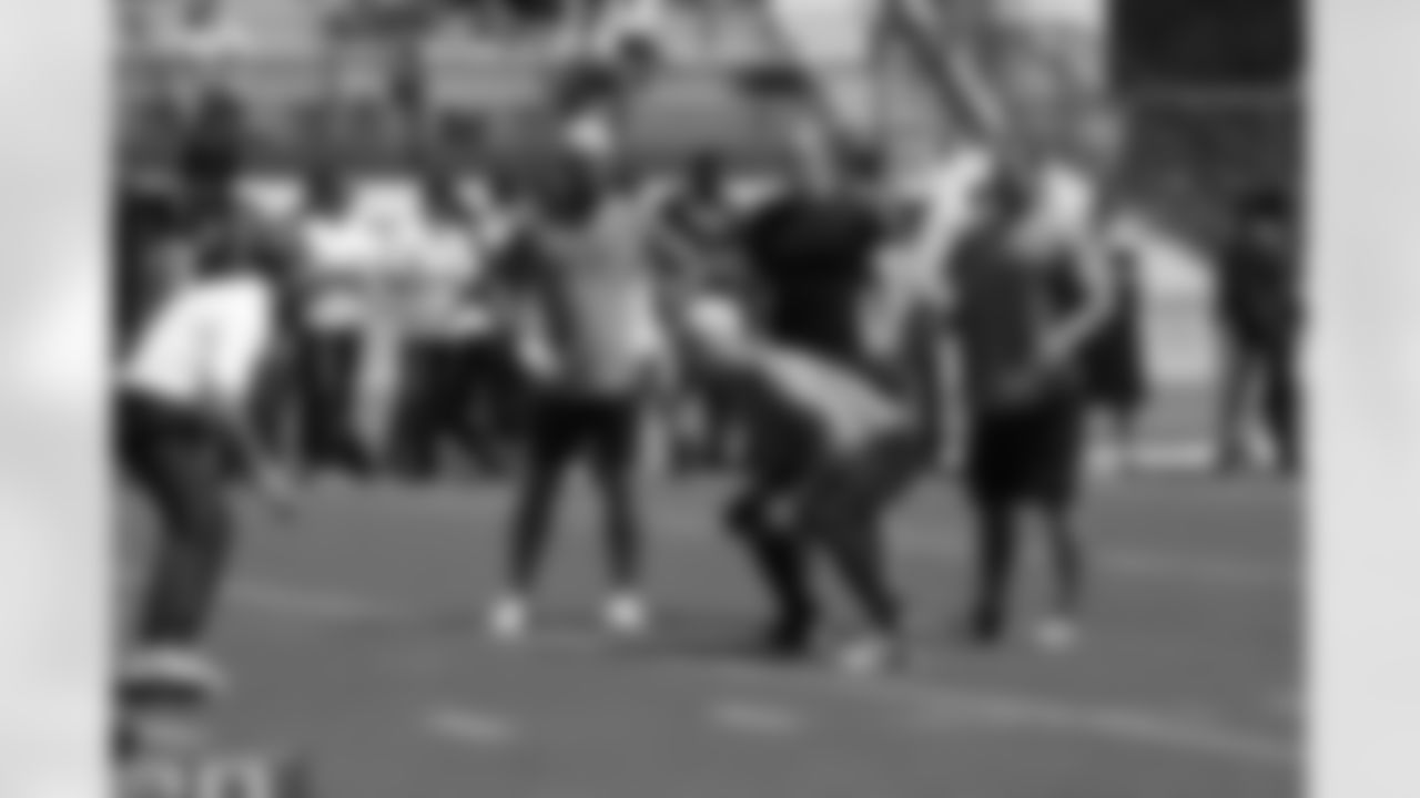 LBs (l to r) Rey Maualuga, Brian Cushing, Clay Matthews and Kaluka Maiava
