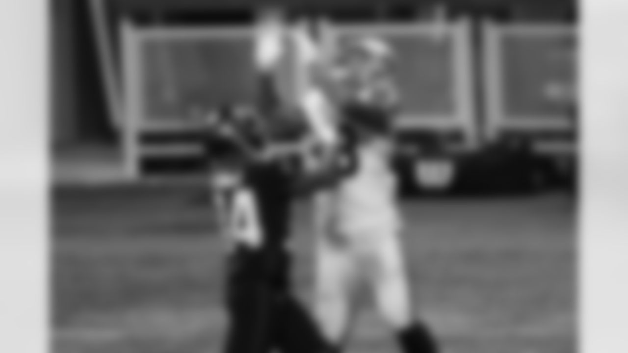 CB Darqueze Dennard