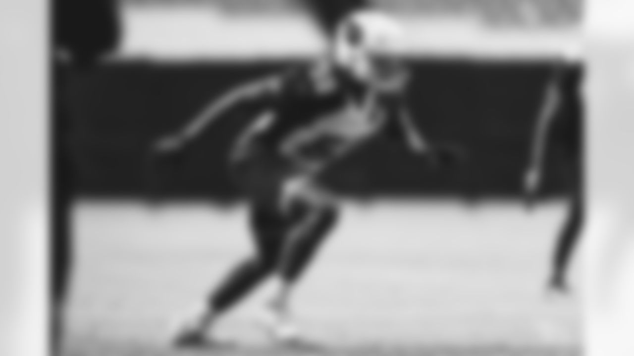 OLB Reggie Walker