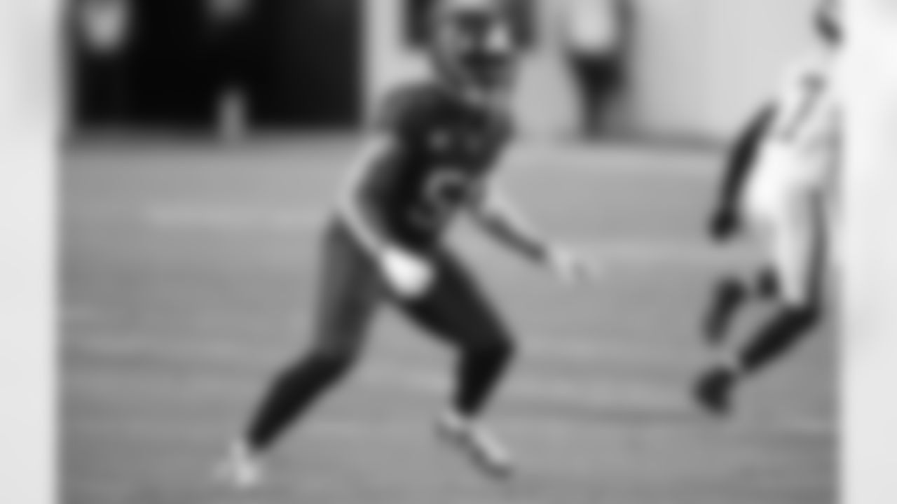 ILB Kevin Minter
