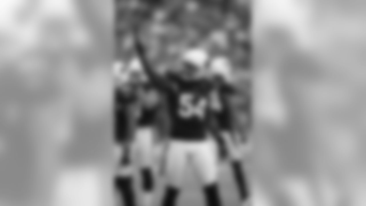 LB Quentin Groves