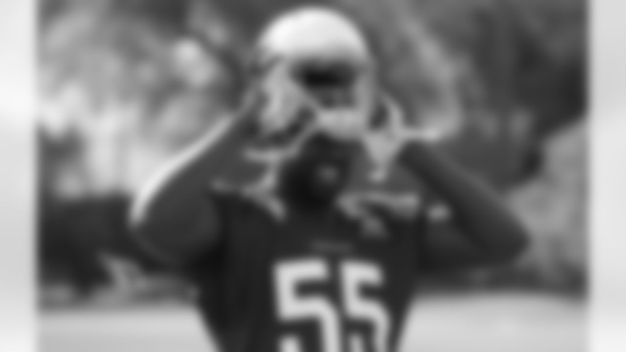 LB Chandler Jones