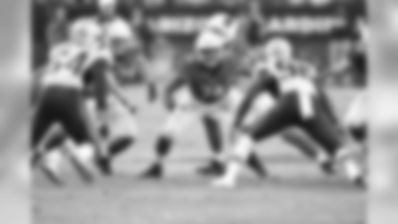 Vote for T D.J. Humphries