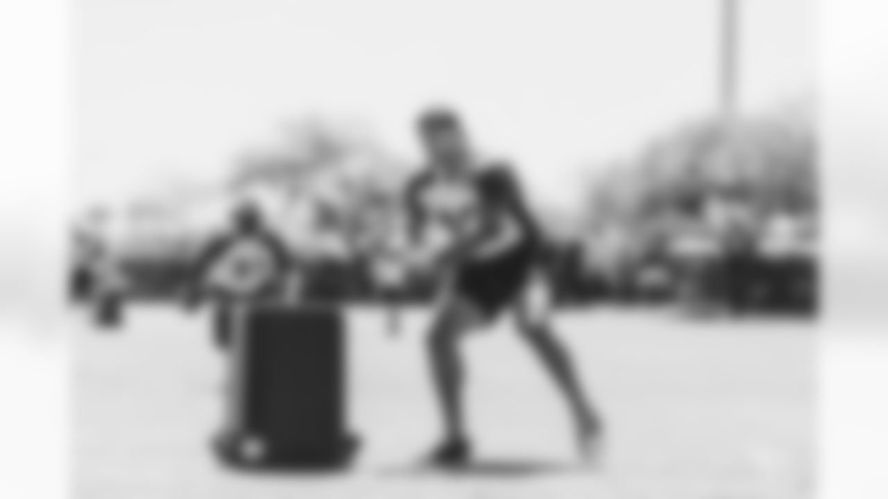 OLB Kylie Fitts