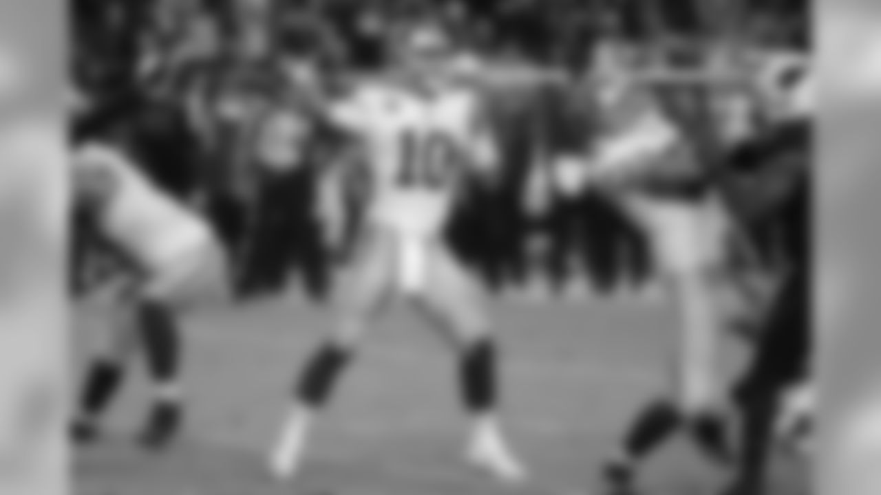 49ers quarterback Jimmy Garoppolo throws against the Cardinals during the second half.