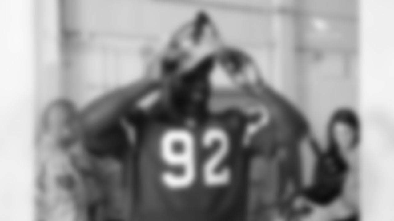 DL Frostee Rucker