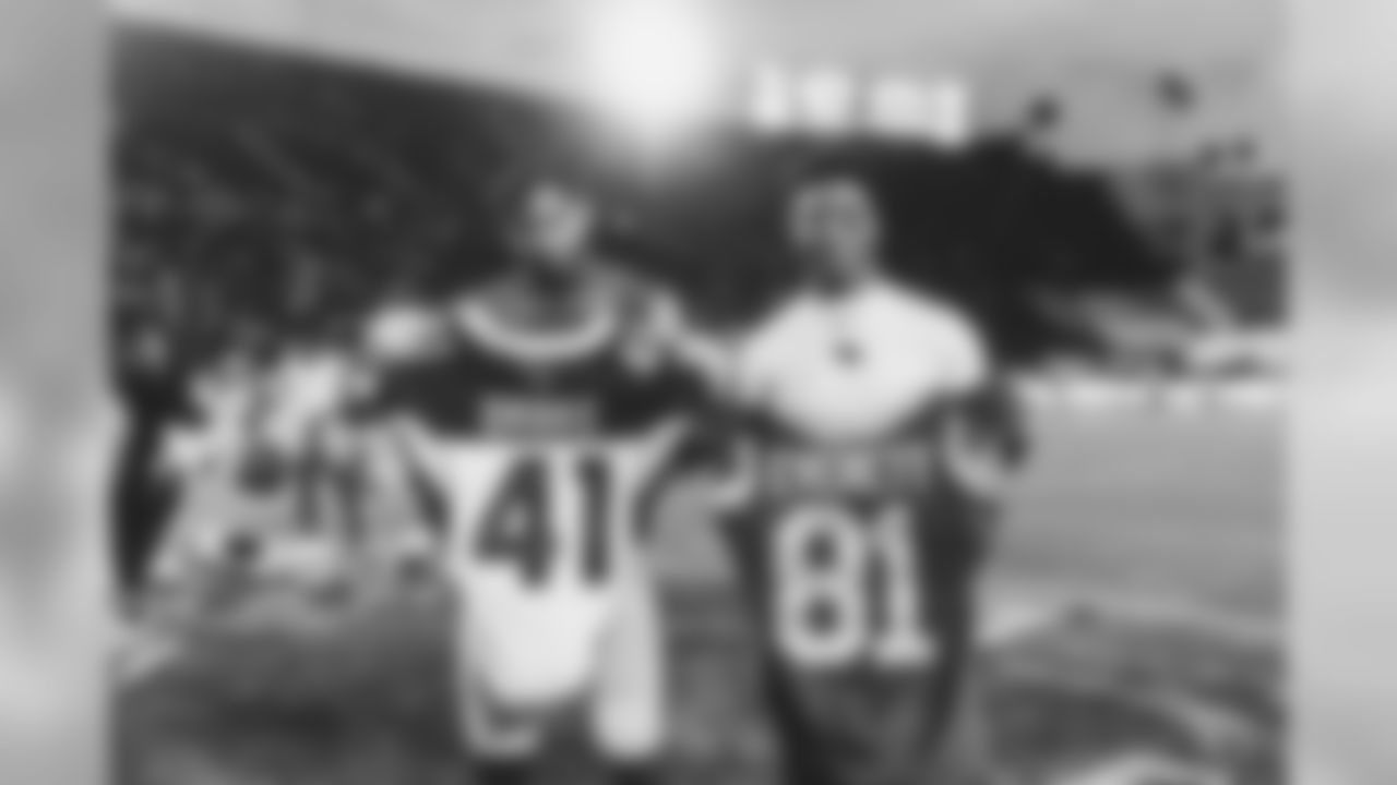 RB Kenyan Drake with Rams TE Gerald Everett