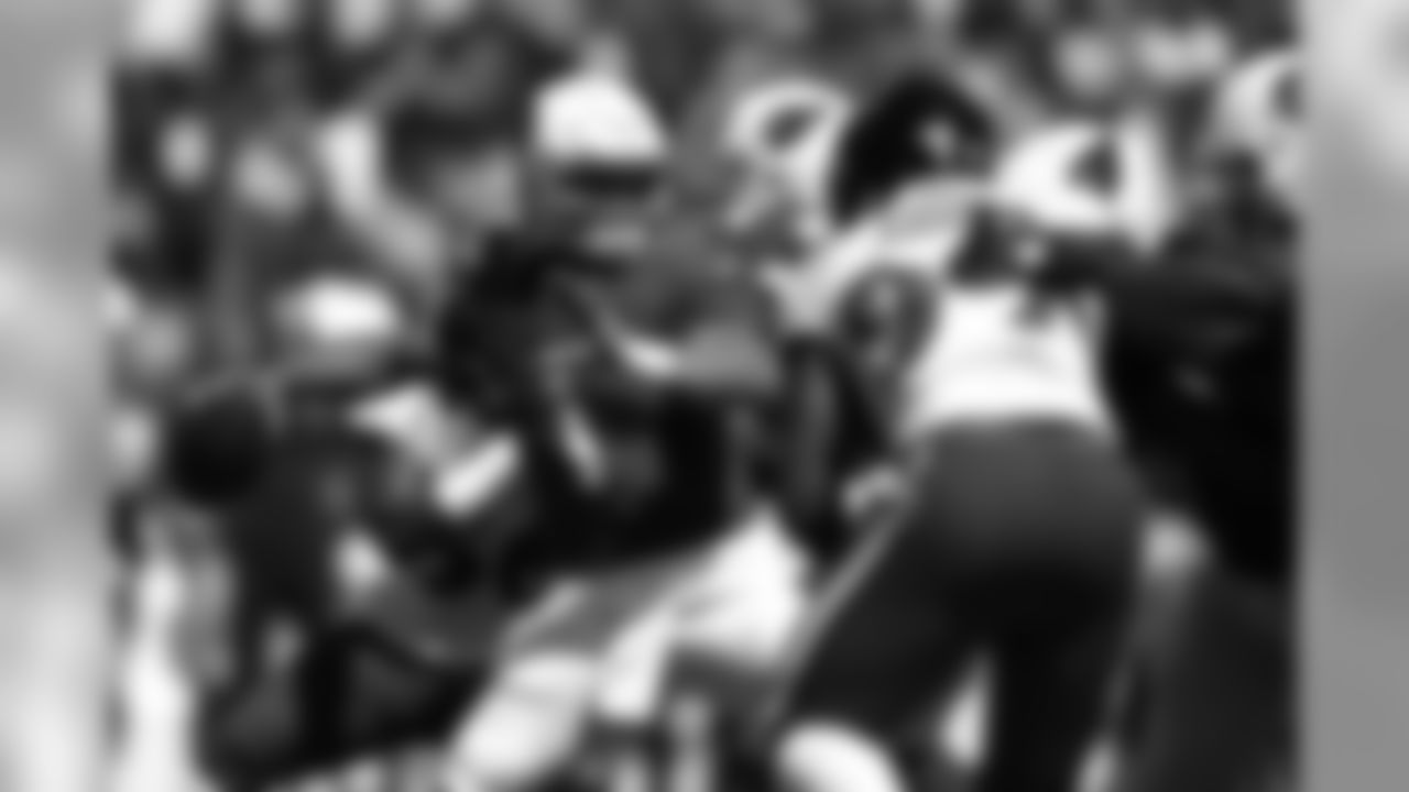 Cardinals quarterback Kyler Murray (1) throws to a receiver in the first half of an NFL football game against the Baltimore Ravens, Sunday, Sept. 15, 2019, in Baltimore.