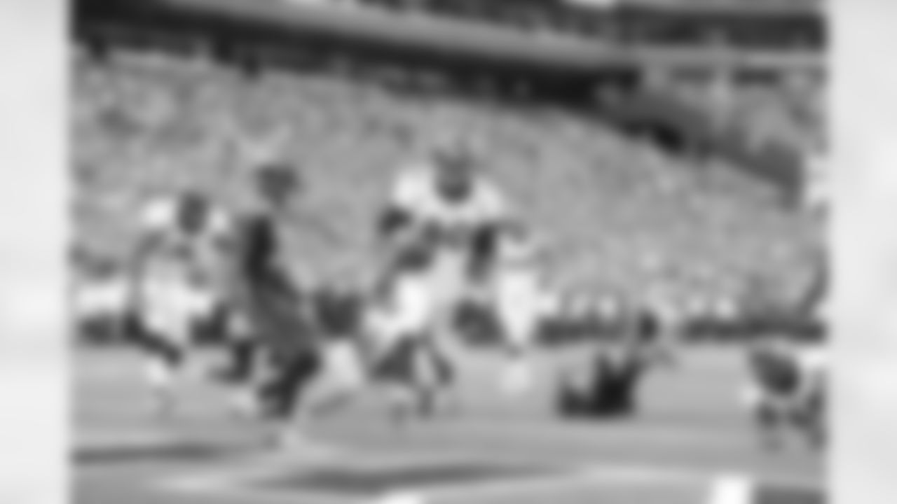TE Julius Thomas