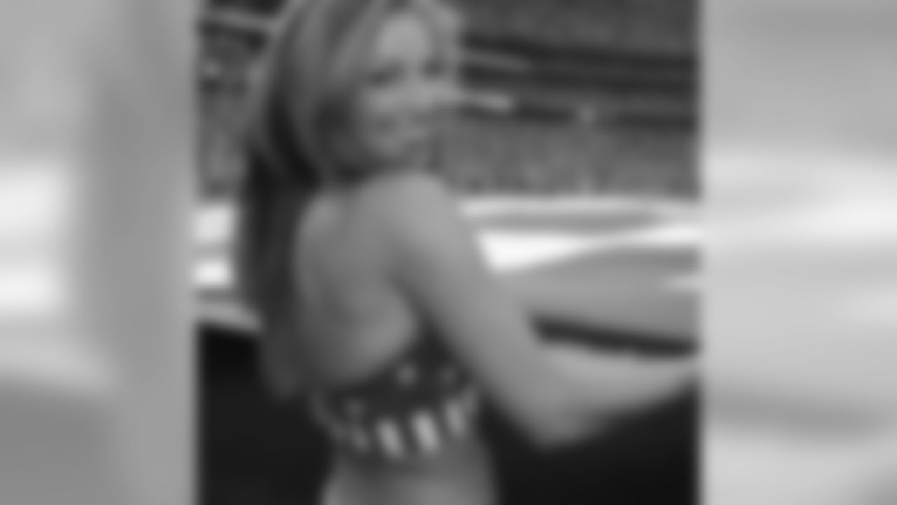 2007 Cardinals Cheerleaders at Games