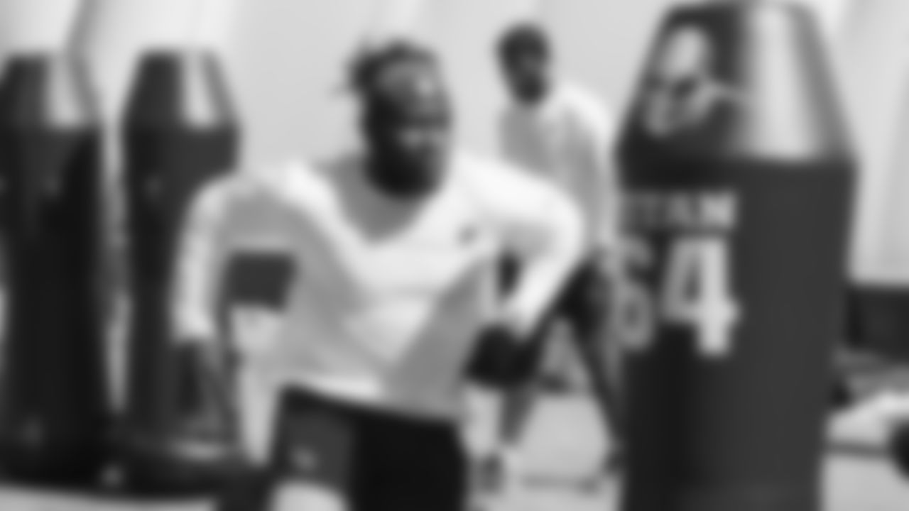 LB Jesse Luketa