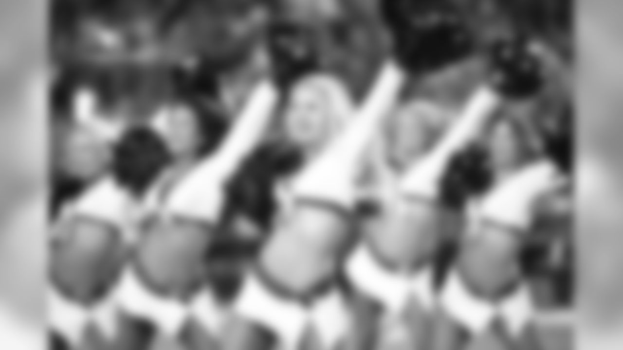CheerBroncos13