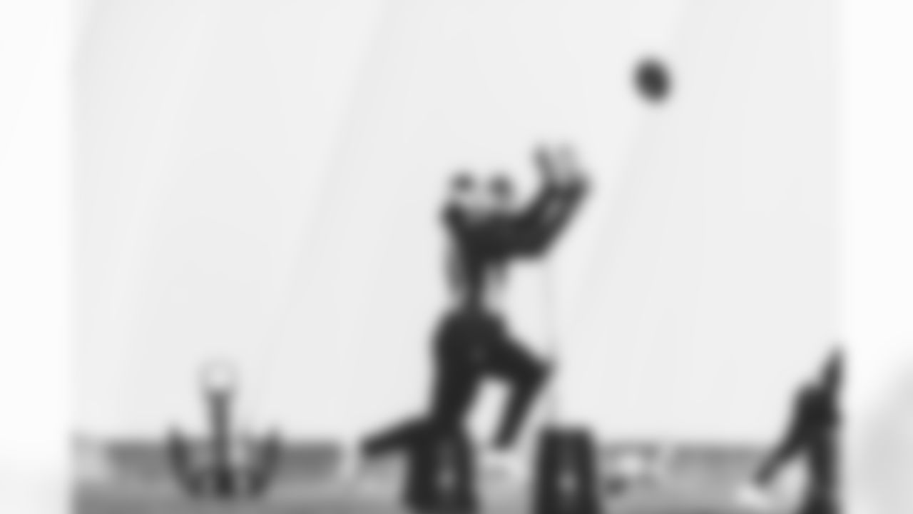 LB Jordan Hicks