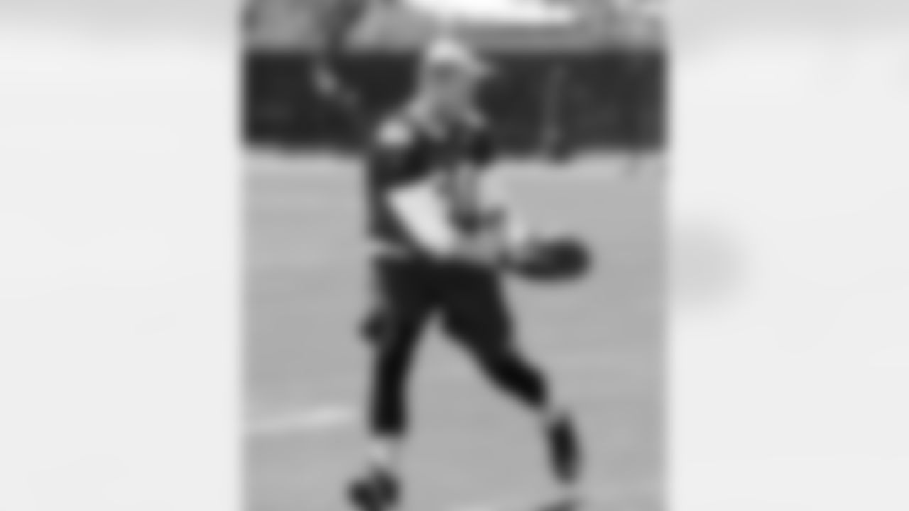 Tight end Jake Ballard