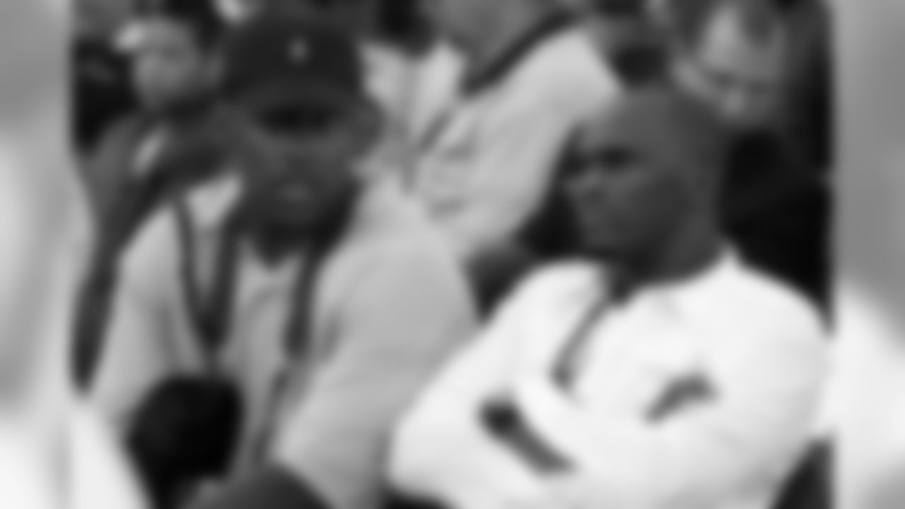 Former Cardinals cornerback Corey Chavous (left) and ex-Rams wide receiver Isaac Bruce, both of whom played with Williams