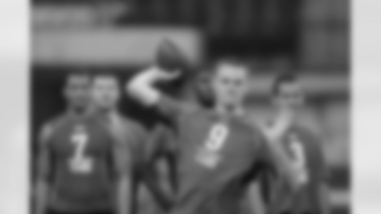 Arkansas QB Ryan Mallett launches a pass
