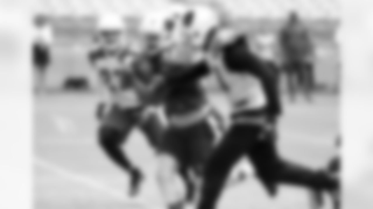 RB David Johnson is chased by CB Patrick Peterson