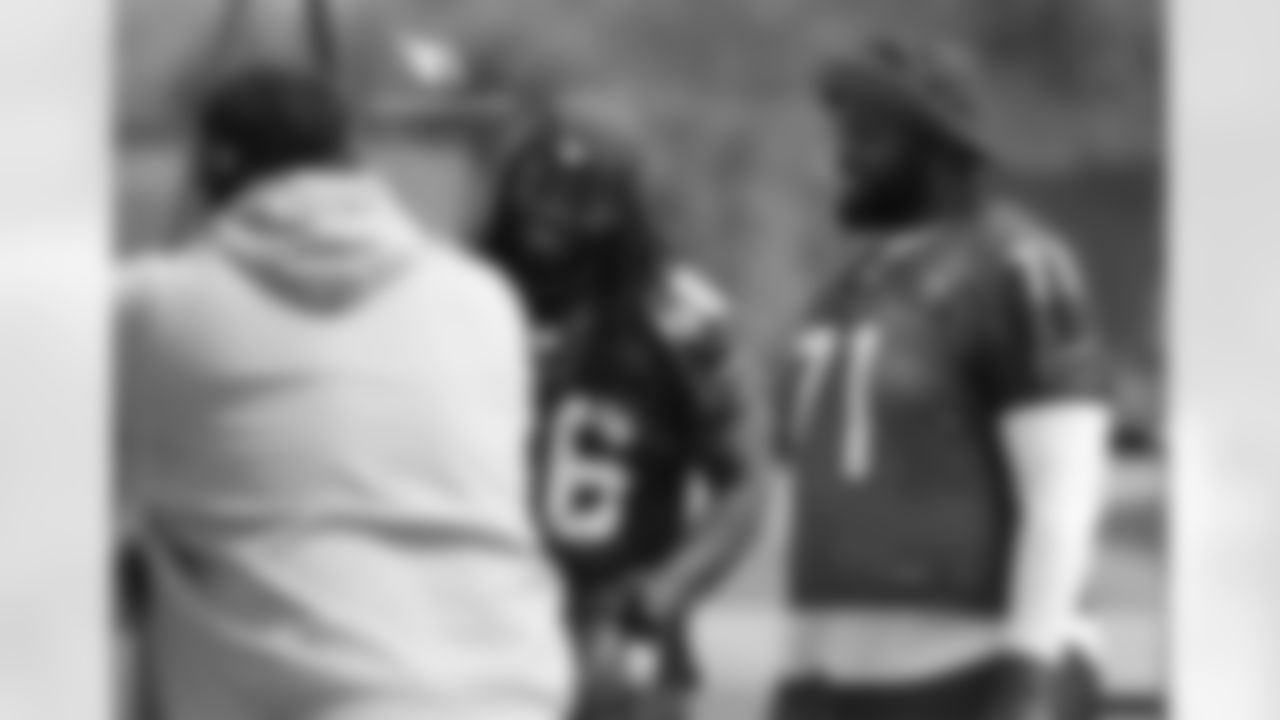 C Josh Allen (left) and T Andre Smith