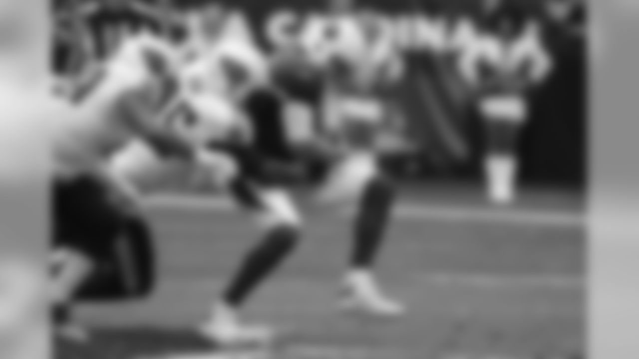 The Titans get to Cardinals QB Blaine Gabbert