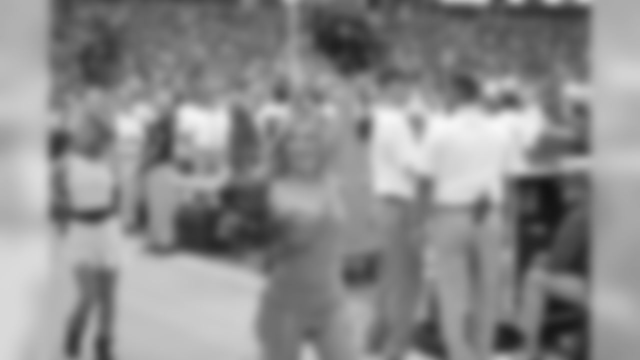 Images of the Cardinals cheerleaders at the Cards-Falcons game.