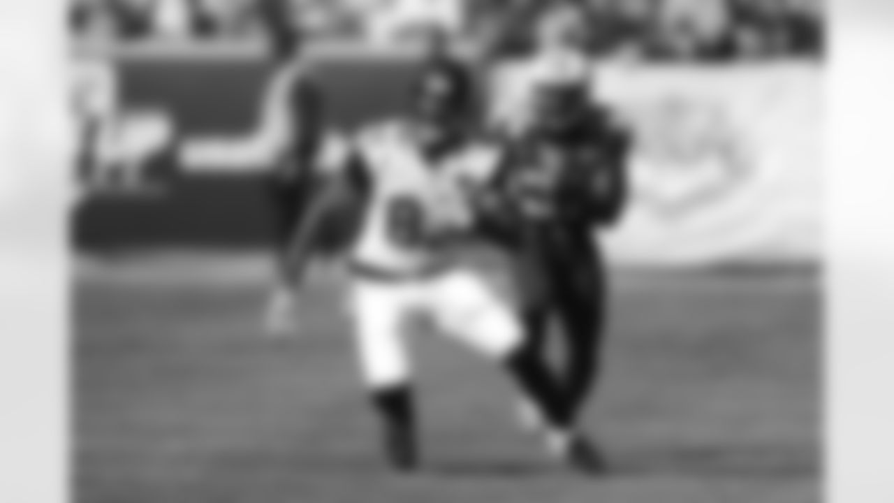 TE Marcedes Lewis