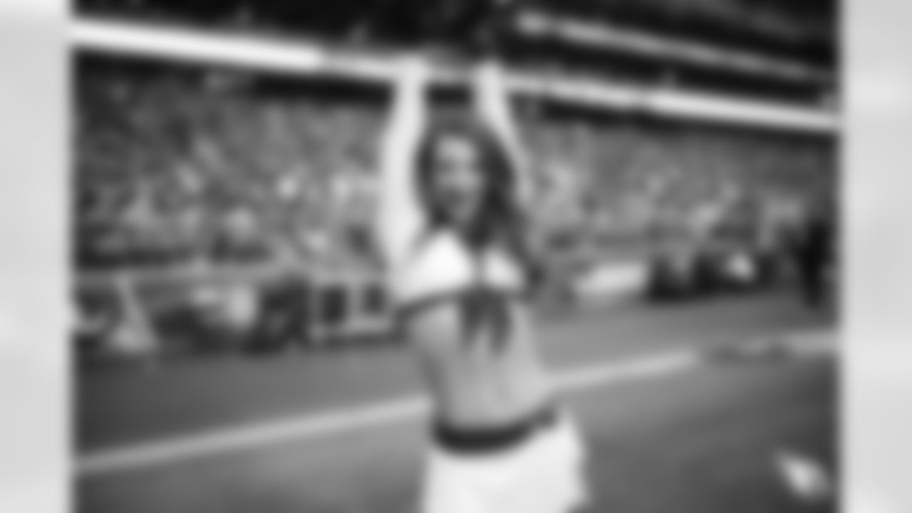 Arizona Cardinals Cheerleaders during the 2022 regular season game between the Arizona Cardinals and the Los Angeles Rams on Sunday, Sept. 25, 2022 in Glendale, AZ.